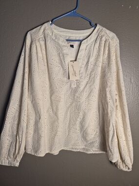 Universal Thread Cream Eyelet Seashell Design Peasant Blouse